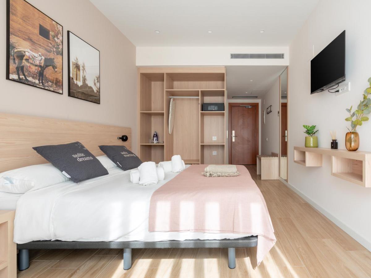 Limehome Barcelona Carrer De Besalu 82 Εξωτερικό φωτογραφία