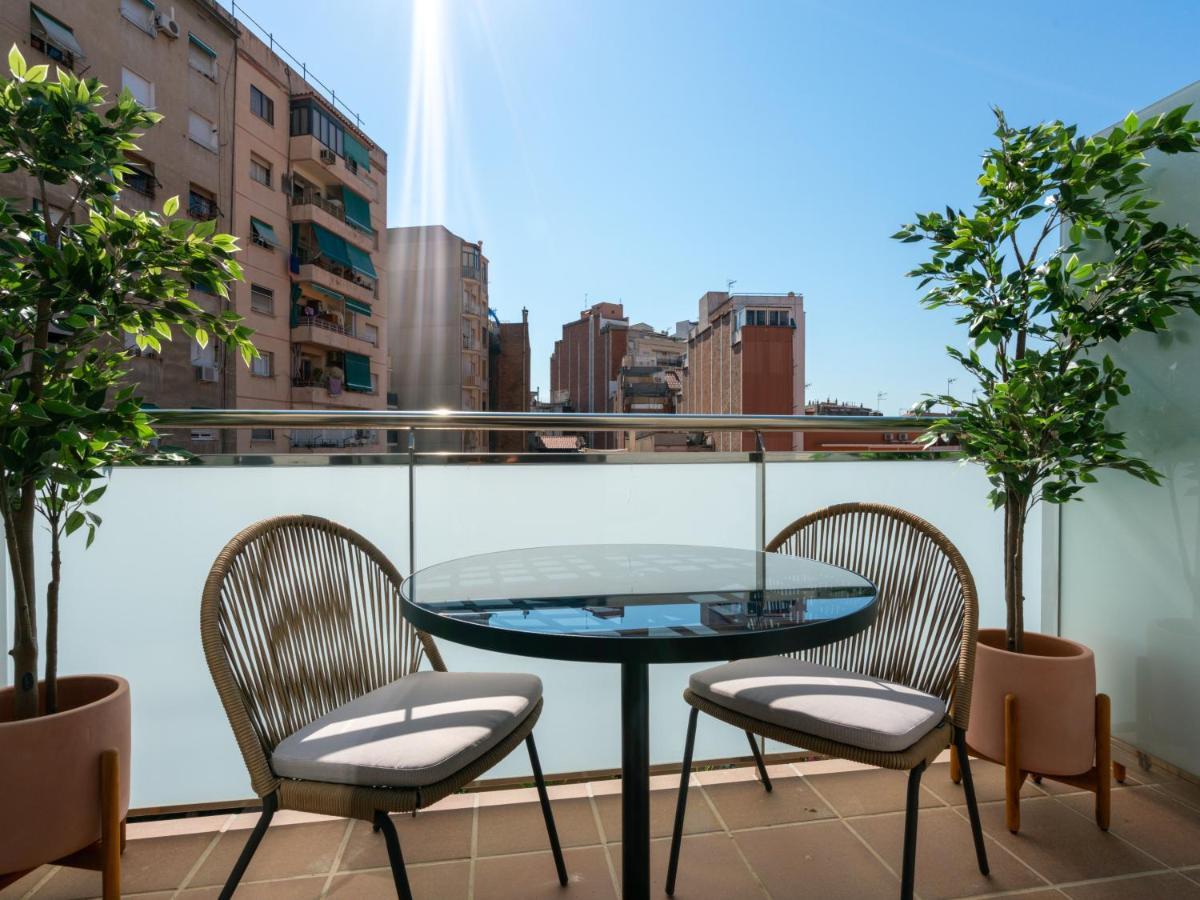 Limehome Barcelona Carrer De Besalu 82 Εξωτερικό φωτογραφία