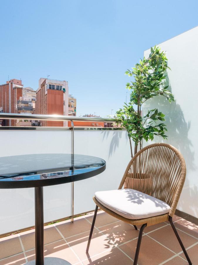 Limehome Barcelona Carrer De Besalu 82 Εξωτερικό φωτογραφία